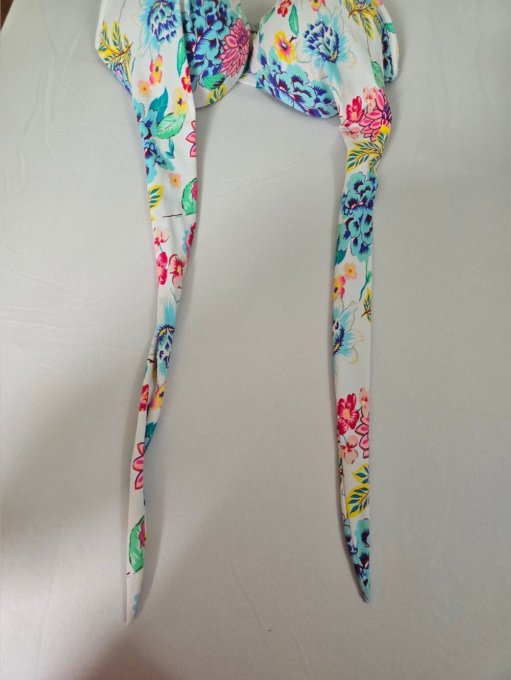 Venus Floral Swim Top Size 2D (38B/40) - Picture 7 of 8